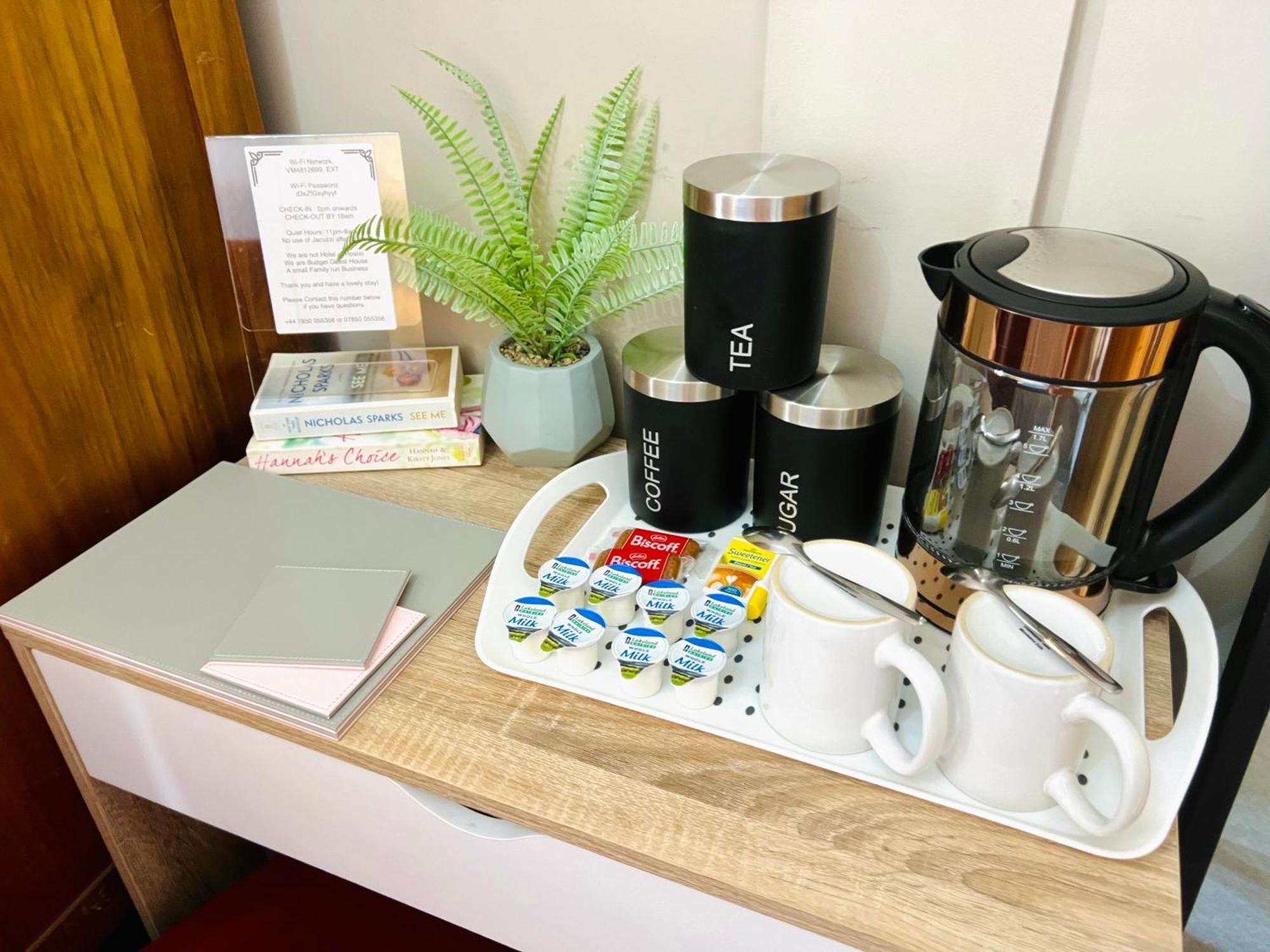 Leith Walk Villa Budget Guest House Edimburgo Esterno foto
